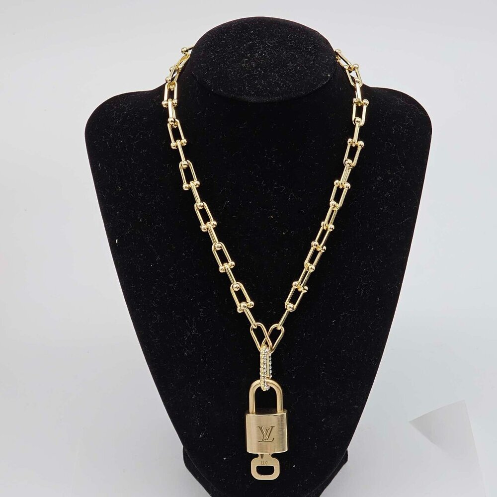 Authentic Louis Vuitton Lock & Key w/ Unbranded Gold Plated Gold Chain Necklace